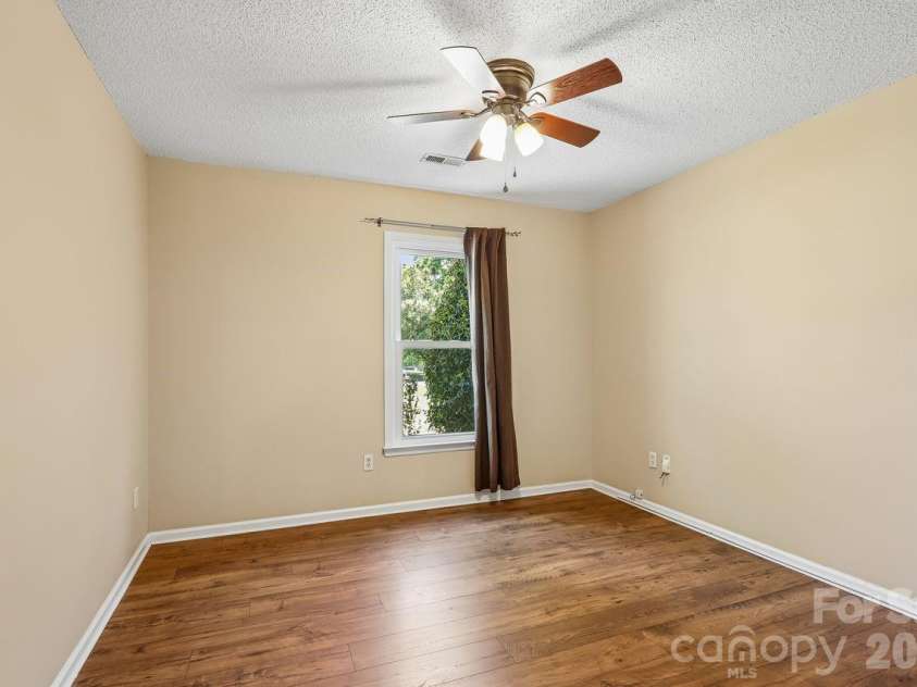 15032 Catawba Circle, Matthews, NC 28104.  MLS# CAR4369229, YatesRealty ID 13997. 