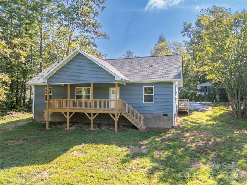 213 Calhoun Street, Hendersonville, NC 28739.  MLS# CAR4304159, YatesRealty ID 14. 