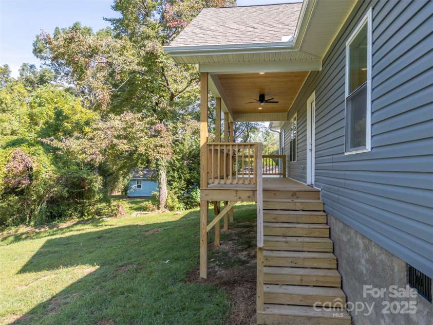 213 Calhoun Street, Hendersonville, NC 28739.  MLS# CAR4304159, YatesRealty ID 14. 