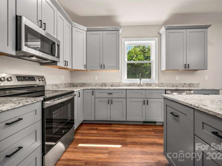 213 Calhoun Street, Hendersonville, NC 28739.  MLS# CAR4304159, YatesRealty ID 14. 