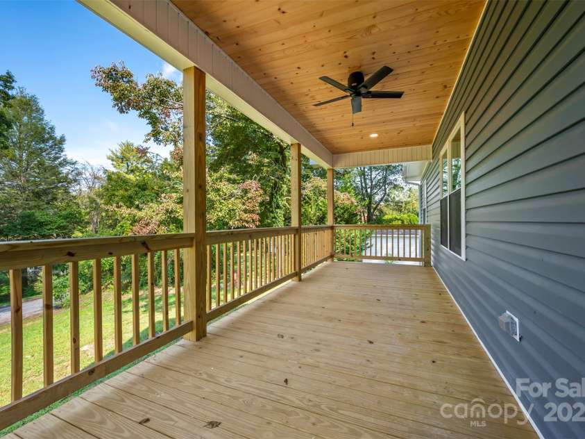 213 Calhoun Street, Hendersonville, NC 28739.  MLS# CAR4304159, YatesRealty ID 14. 