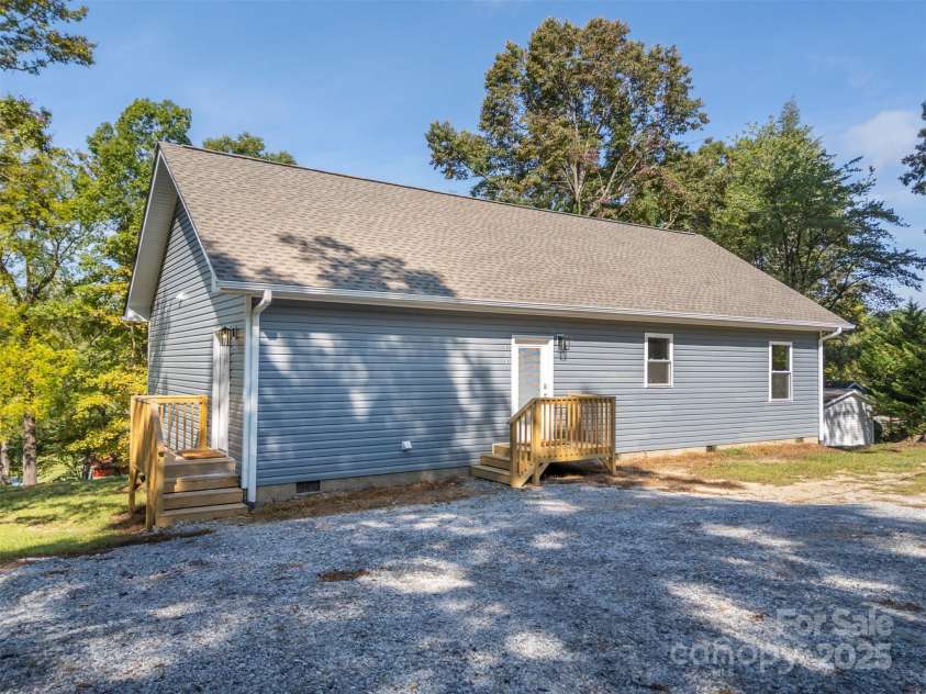 213 Calhoun Street, Hendersonville, NC 28739.  MLS# CAR4304159, YatesRealty ID 14. 