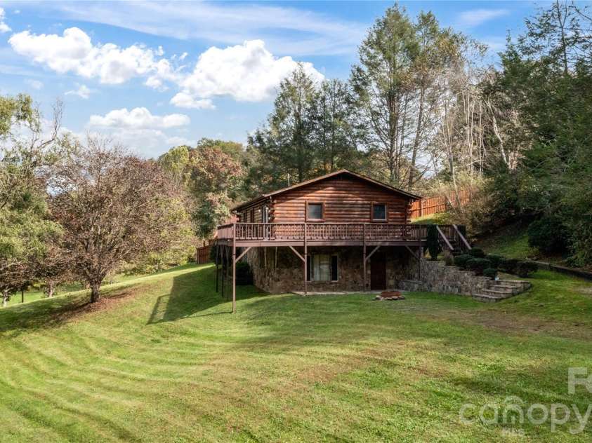 205 L And E Meadows Drive, Waynesville, NC 28786.  MLS# CAR4309569, YatesRealty ID 14001. 
