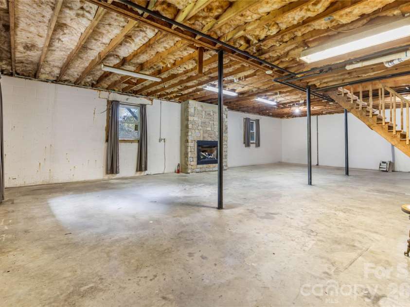 205 L And E Meadows Drive, Waynesville, NC 28786.  MLS# CAR4309569, YatesRealty ID 14001. 