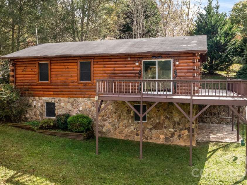 205 L And E Meadows Drive, Waynesville, NC 28786.  MLS# CAR4309569, YatesRealty ID 14001. 