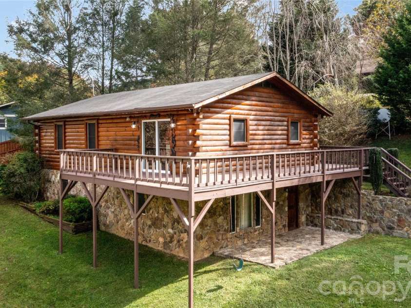 205 L And E Meadows Drive, Waynesville, NC 28786.  MLS# CAR4309569, YatesRealty ID 14001. 
