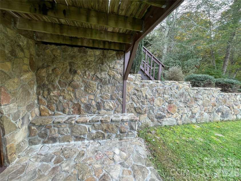 205 L And E Meadows Drive, Waynesville, NC 28786.  MLS# CAR4309569, YatesRealty ID 14001. 