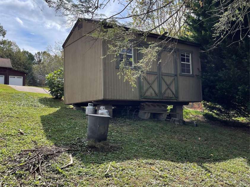 205 L And E Meadows Drive, Waynesville, NC 28786.  MLS# CAR4309569, YatesRealty ID 14001. 