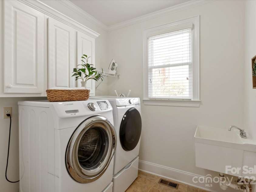 7507 Meadowgate Lane, Waxhaw, NC 28173.  MLS# CAR4257581, YatesRealty ID 14002. 