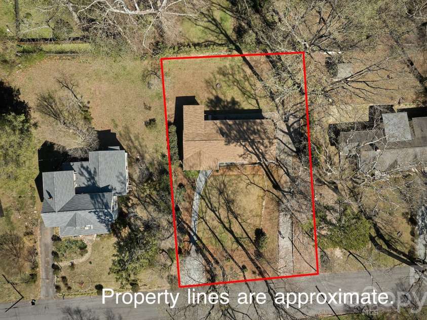 95 Whitney Avenue, Tryon, NC 28782.  MLS# CAR4354640, YatesRealty ID 14002. Approximate property lines