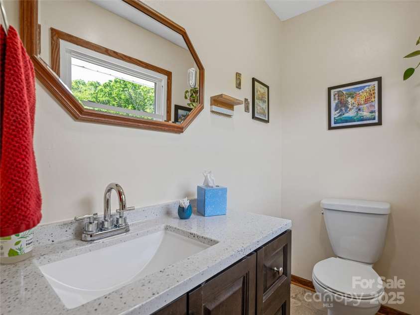 143 Mountain Crest Road, Swannanoa, NC 28778.  MLS# CAR4258338, YatesRealty ID 14003. 