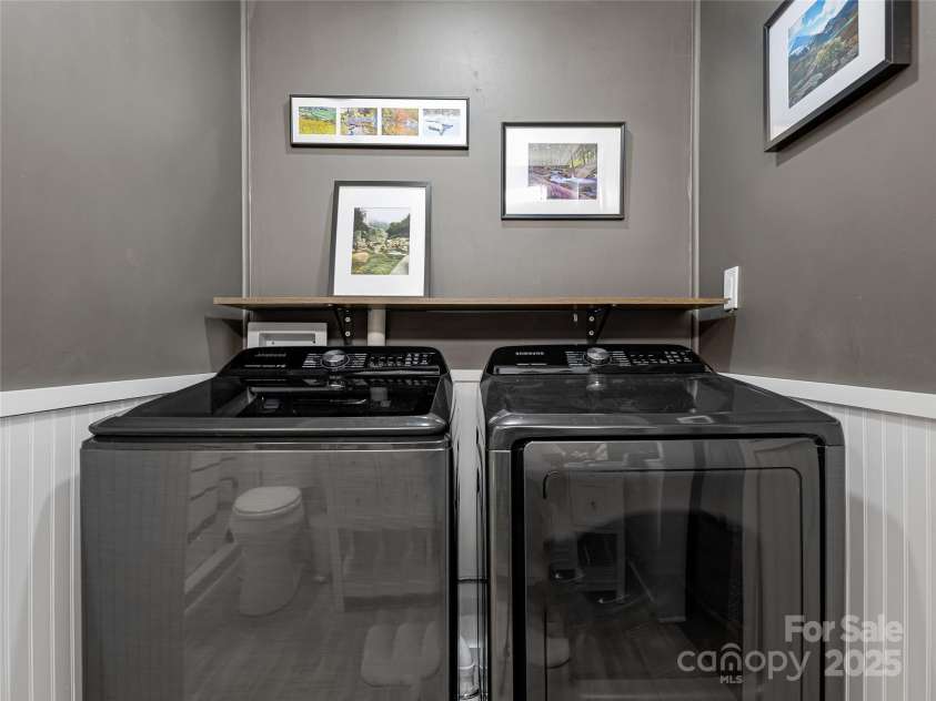 143 Mountain Crest Road, Swannanoa, NC 28778.  MLS# CAR4258338, YatesRealty ID 14003. 