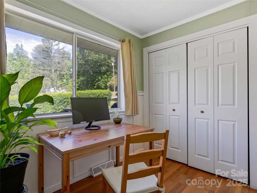 143 Mountain Crest Road, Swannanoa, NC 28778.  MLS# CAR4258338, YatesRealty ID 14003. 