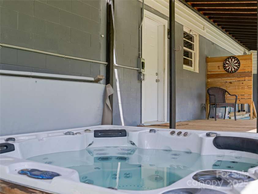 143 Mountain Crest Road, Swannanoa, NC 28778.  MLS# CAR4258338, YatesRealty ID 14003. 