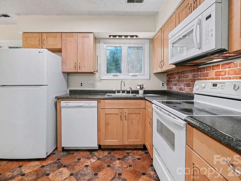 4813 Rounding Run Road, Charlotte, NC 28277.  MLS# CAR4368911, YatesRealty ID 14004. 