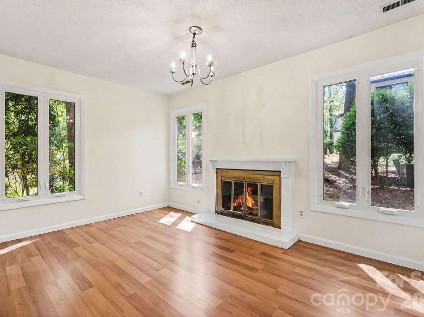 4813 Rounding Run Road, Charlotte, NC 28277.  MLS# CAR4368911, YatesRealty ID 14004. Dining Room