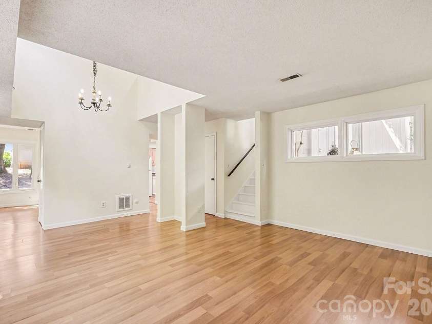 4813 Rounding Run Road, Charlotte, NC 28277.  MLS# CAR4368911, YatesRealty ID 14004. Great Room