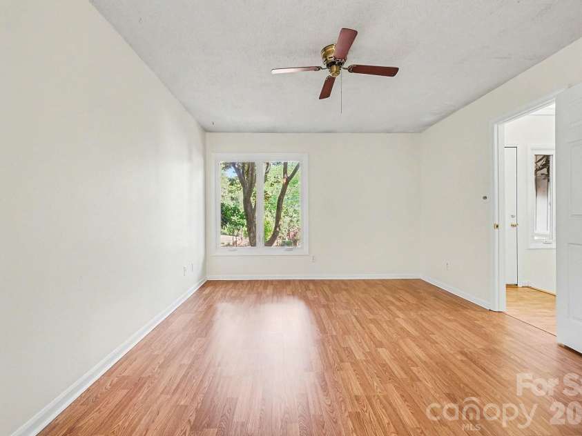 4813 Rounding Run Road, Charlotte, NC 28277.  MLS# CAR4368911, YatesRealty ID 14004. Primary Suite
