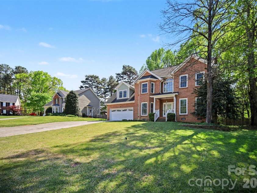 1625 Kiawah Court, Gastonia, NC 28056.  MLS# CAR4367551, YatesRealty ID 14005. 