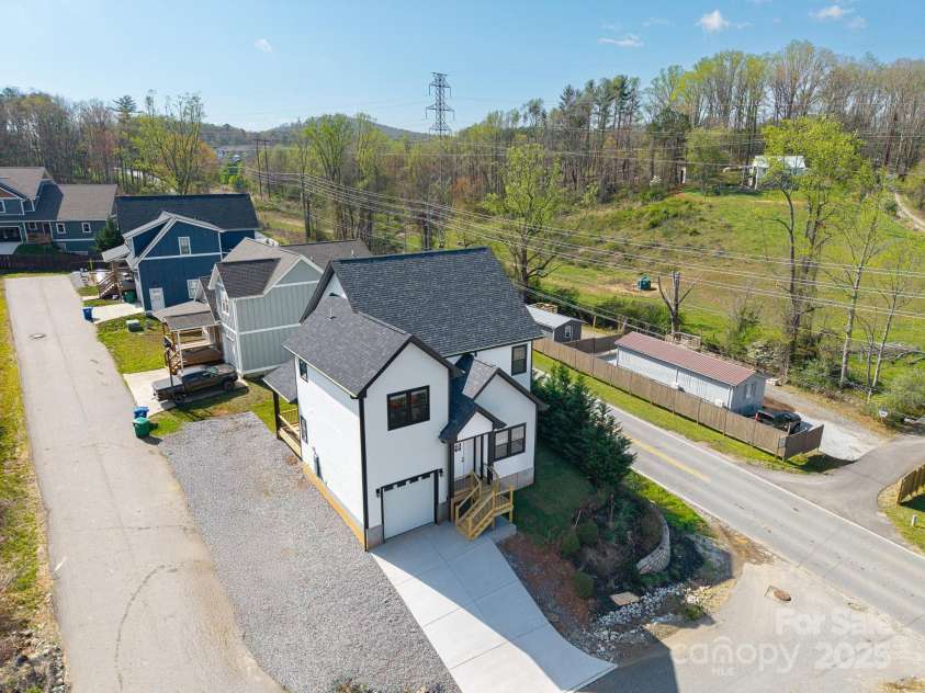 3 Weather Wood Drive, Arden, NC 28704.  MLS# CAR4248624, YatesRealty ID 14005. 