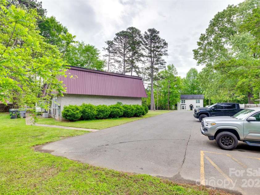 831 McAlway Road, Charlotte, NC 28211.  MLS# CAR4251307, YatesRealty ID 14006. 