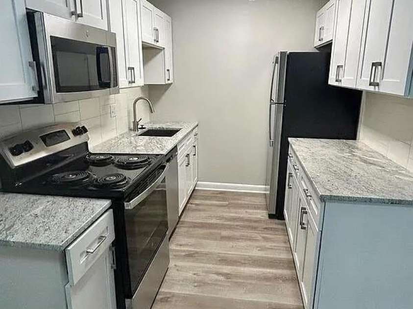 831 McAlway Road, Charlotte, NC 28211.  MLS# CAR4251307, YatesRealty ID 14006. 