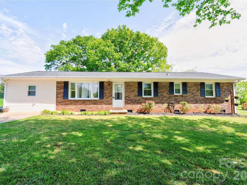 111 Dyer Drive, Shelby, NC 28152.  MLS# CAR4369783, YatesRealty ID 14007. Front