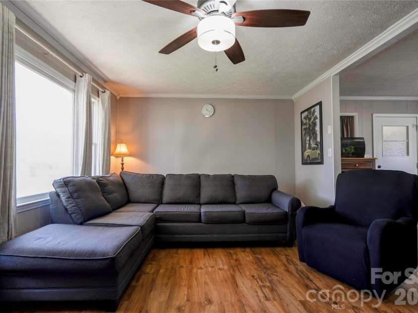 111 Dyer Drive, Shelby, NC 28152.  MLS# CAR4369783, YatesRealty ID 14007. Living Room