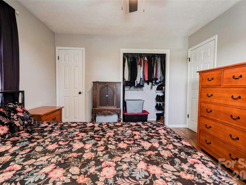111 Dyer Drive, Shelby, NC 28152.  MLS# CAR4369783, YatesRealty ID 14007. Primary Bedroom