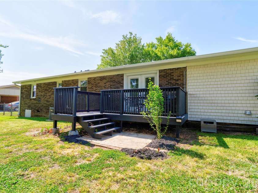 111 Dyer Drive, Shelby, NC 28152.  MLS# CAR4369783, YatesRealty ID 14007. Rear Deck