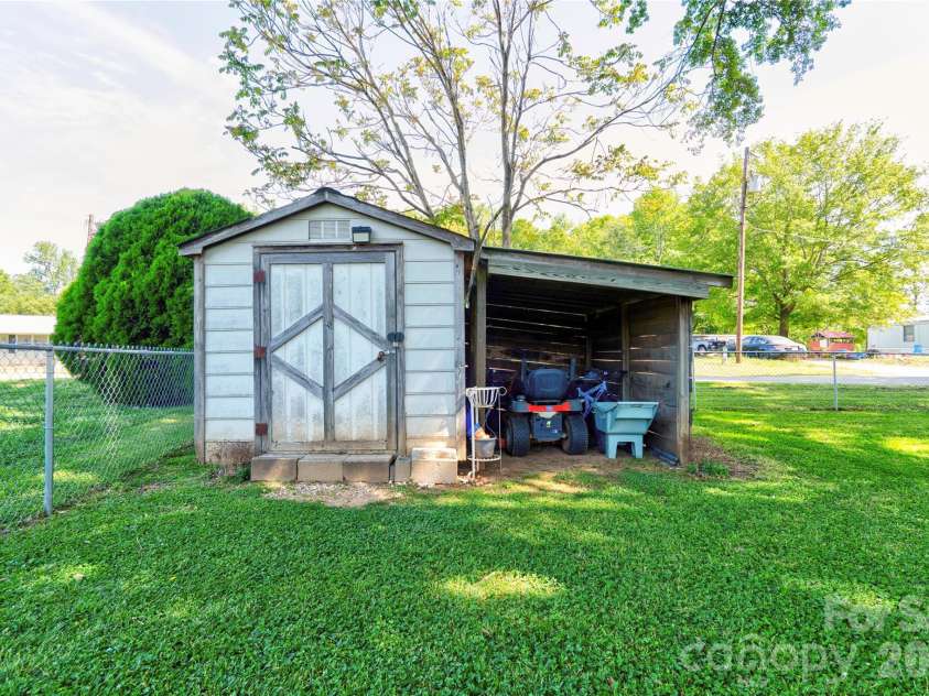111 Dyer Drive, Shelby, NC 28152.  MLS# CAR4369783, YatesRealty ID 14007. Storage Building
