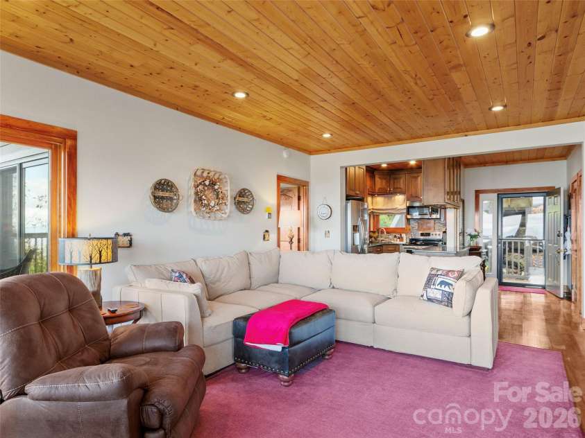 80 Slickrock Road, Burnsville, NC 28714.  MLS# CAR4310307, YatesRealty ID 14008. 