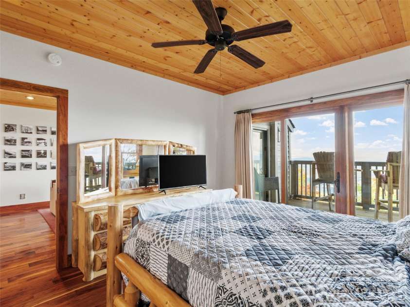 80 Slickrock Road, Burnsville, NC 28714.  MLS# CAR4310307, YatesRealty ID 14008. 