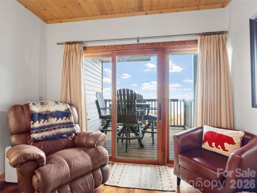 80 Slickrock Road, Burnsville, NC 28714.  MLS# CAR4310307, YatesRealty ID 14008. 