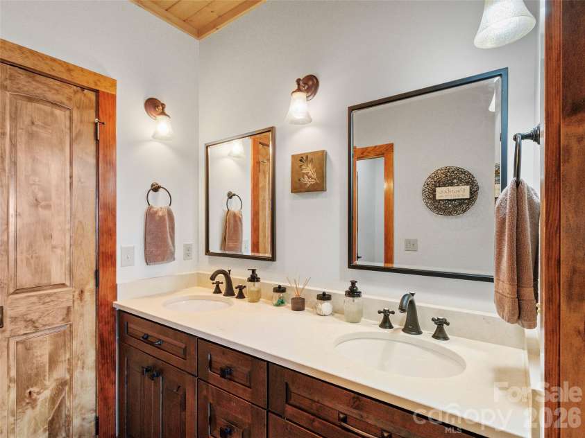 80 Slickrock Road, Burnsville, NC 28714.  MLS# CAR4310307, YatesRealty ID 14008. 