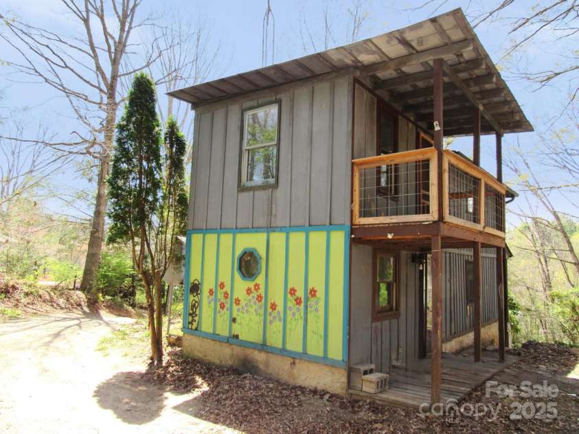 236 Moody Ridge Road, Clyde, NC 28721.  MLS# CAR4246737, YatesRealty ID 14009. Back Corner