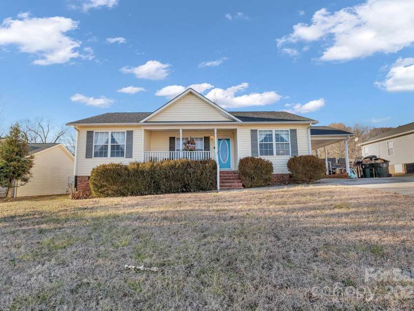 603 Helms Drive, Lowell, NC 28098.  MLS# CAR4217305, YatesRealty ID 1401. 