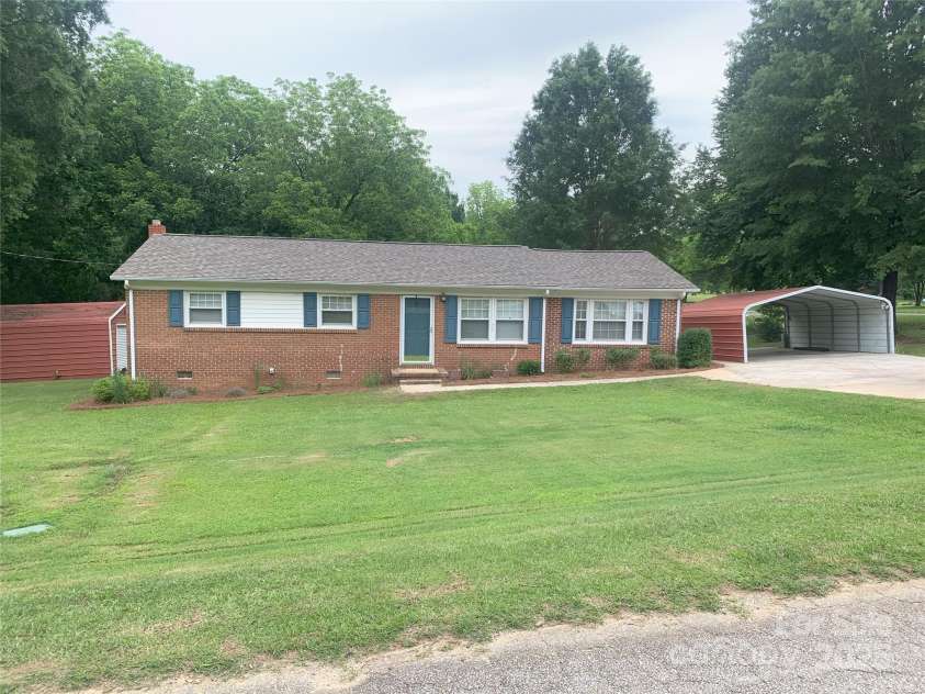 304 Miller Street, Jefferson, SC 29718.  MLS# CAR4259978, YatesRealty ID 14010. 