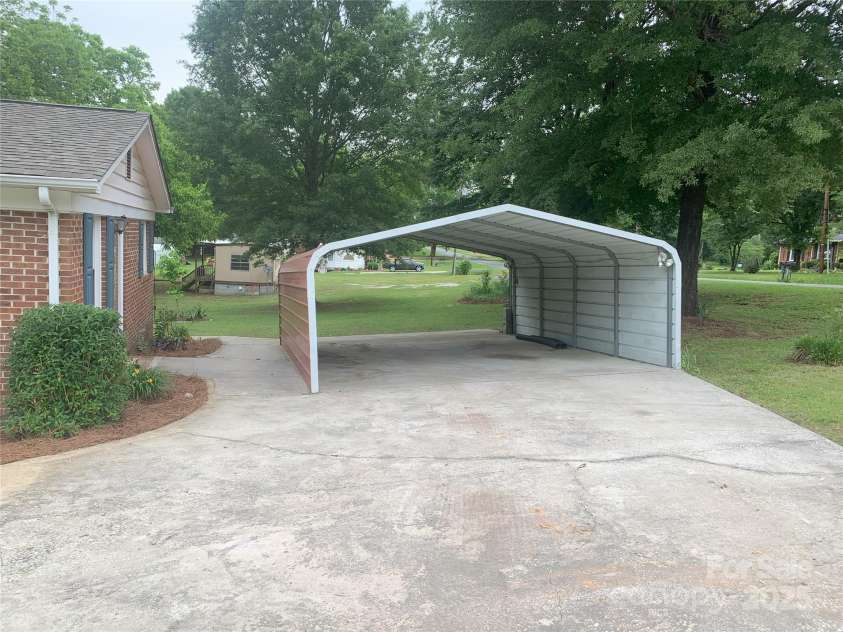 304 Miller Street, Jefferson, SC 29718.  MLS# CAR4259978, YatesRealty ID 14010. 