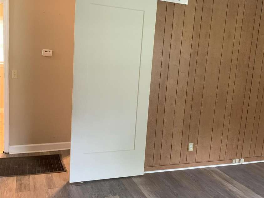 304 Miller Street, Jefferson, SC 29718.  MLS# CAR4259978, YatesRealty ID 14010. Flex Room