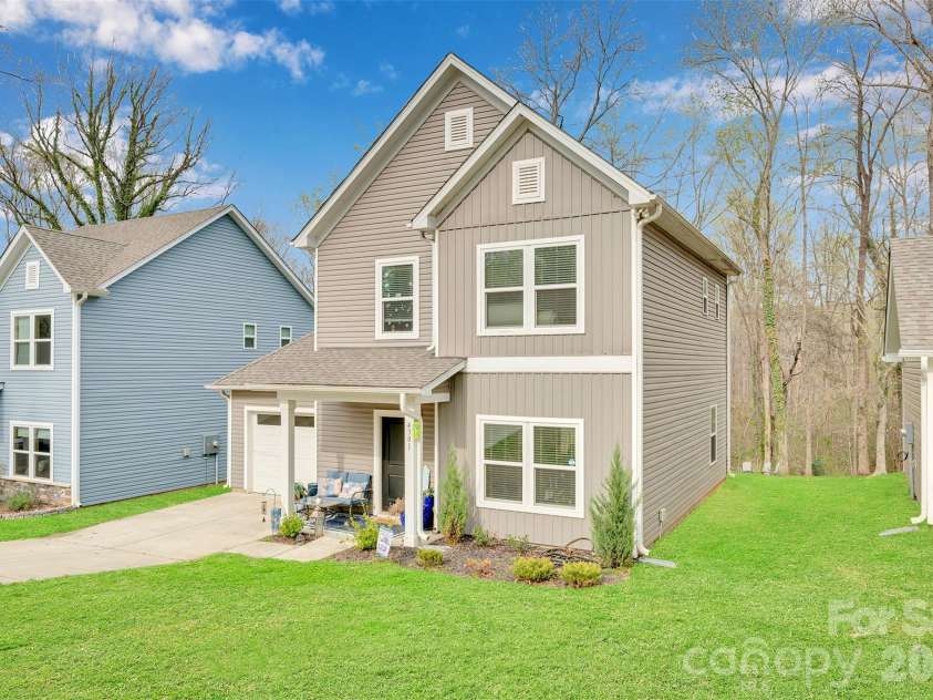4301 Grove Street, Charlotte, NC 28269.  MLS# CAR4360431, YatesRealty ID 14010. 