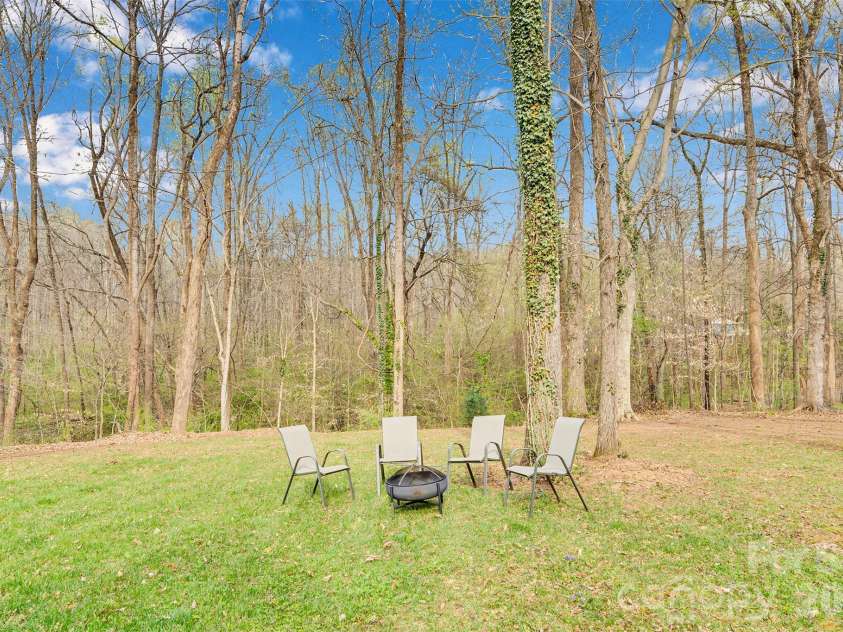 4301 Grove Street, Charlotte, NC 28269.  MLS# CAR4360431, YatesRealty ID 14010. 