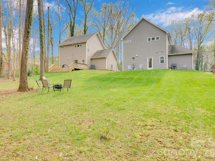 4301 Grove Street, Charlotte, NC 28269.  MLS# CAR4360431, YatesRealty ID 14010. 