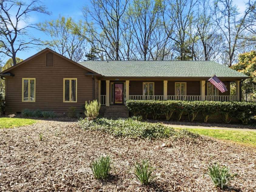 534 Aldeborough Lane, Charlotte, NC 28270.  MLS# CAR4356427, YatesRealty ID 14010. 