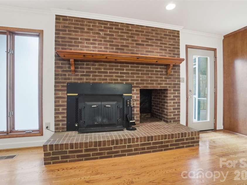 534 Aldeborough Lane, Charlotte, NC 28270.  MLS# CAR4356427, YatesRealty ID 14010. 