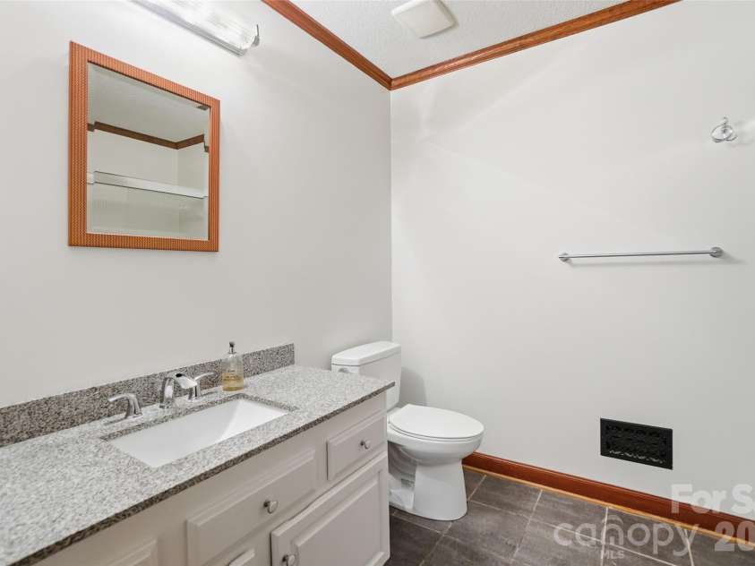 534 Aldeborough Lane, Charlotte, NC 28270.  MLS# CAR4356427, YatesRealty ID 14010. 