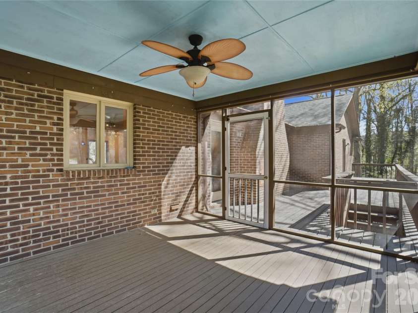 534 Aldeborough Lane, Charlotte, NC 28270.  MLS# CAR4356427, YatesRealty ID 14010. 