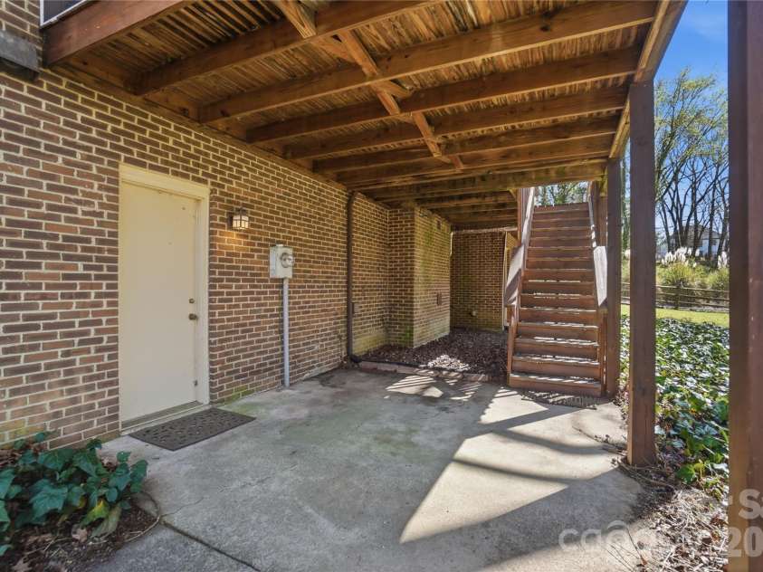 534 Aldeborough Lane, Charlotte, NC 28270.  MLS# CAR4356427, YatesRealty ID 14010. 