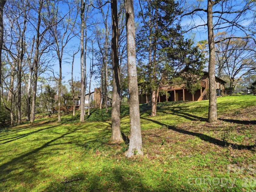 534 Aldeborough Lane, Charlotte, NC 28270.  MLS# CAR4356427, YatesRealty ID 14010. 