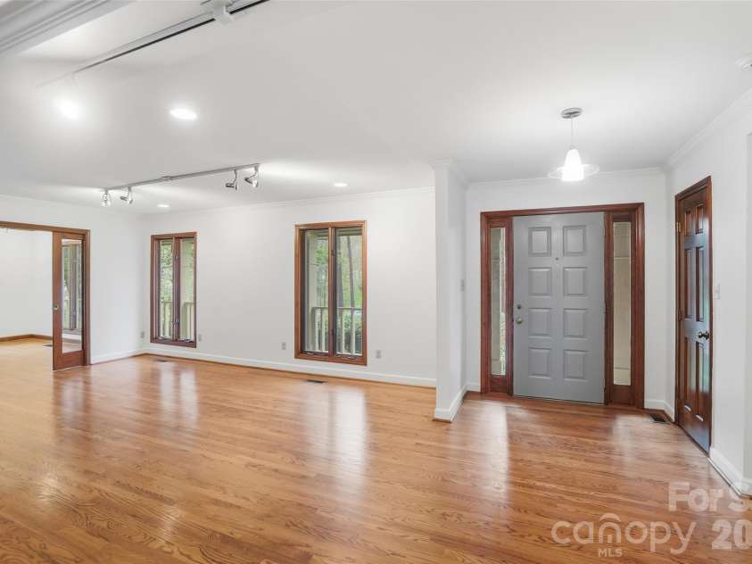 534 Aldeborough Lane, Charlotte, NC 28270.  MLS# CAR4356427, YatesRealty ID 14010. Entry / dining area / office